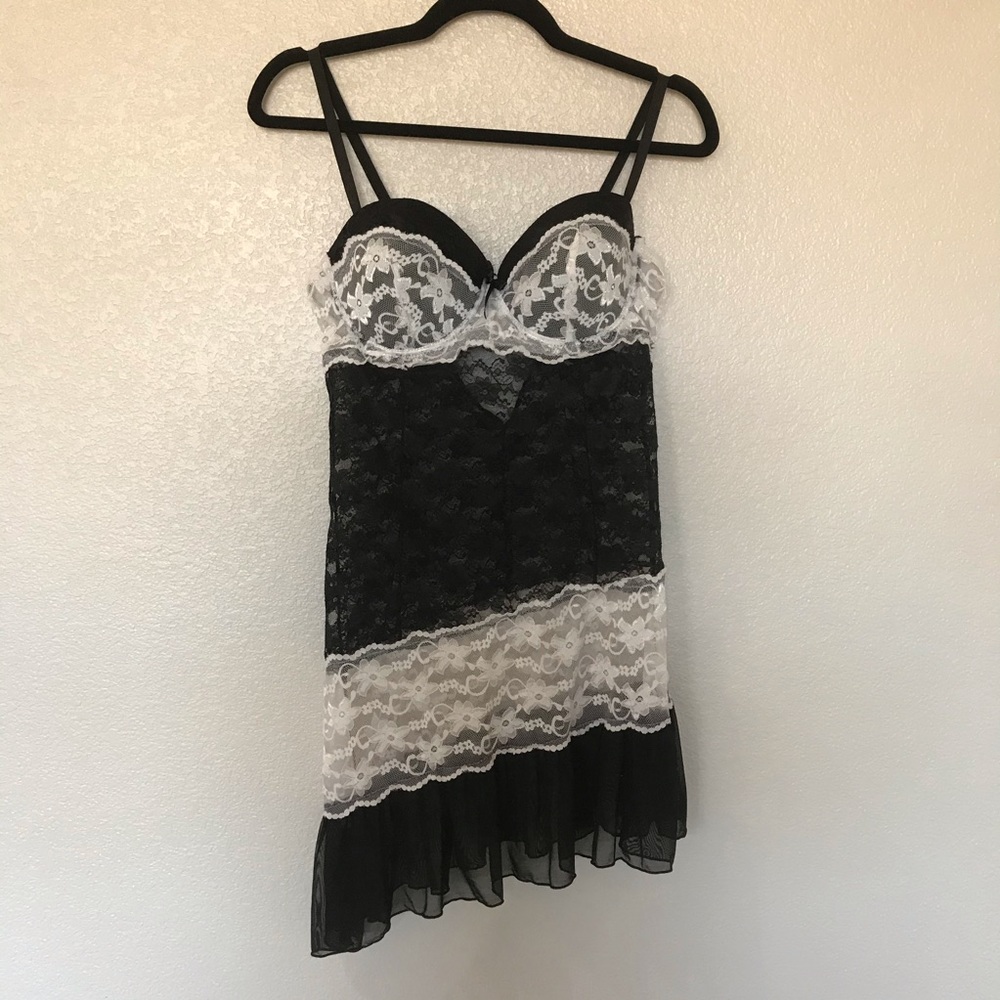 Native Intimates 38C Black & White Negligee